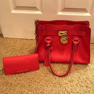 Authentic MK Hamilton purse w/matching wallet
